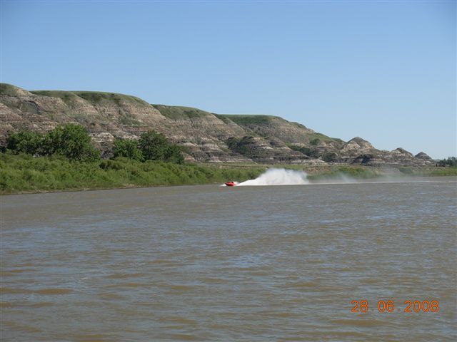 Drumheller boating June 28-08 063.jpg